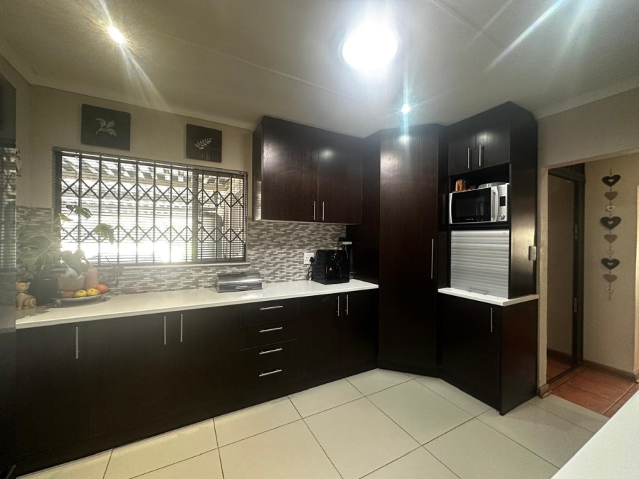 3 Bedroom Property for Sale in Pellissier Free State